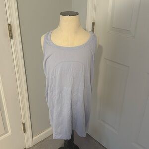 This is a Lululemon tank top in a size large.
